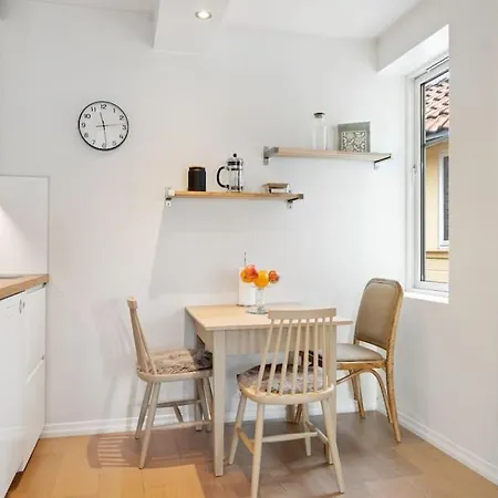 Apt. Neighbor To Unesco Bryggen! アパート