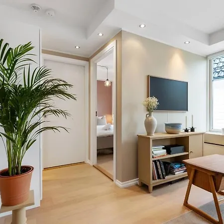 Apt. Neighbor To Unesco Bryggen! アパート